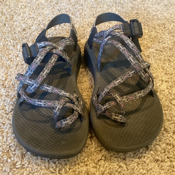 Chaco ZX/2 Sandals Gray Pattern Hiking Toe Loop 9 - Picture 2 of 7